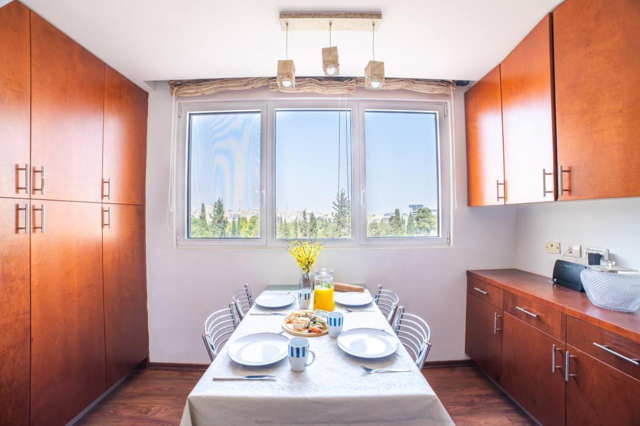 Art Apartment In Mamila - Art & View Jerusalem Eksteriør billede